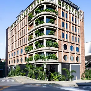 4* Hotel Tribe